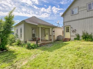 253 Binder Rd, Elkton, OR 97436