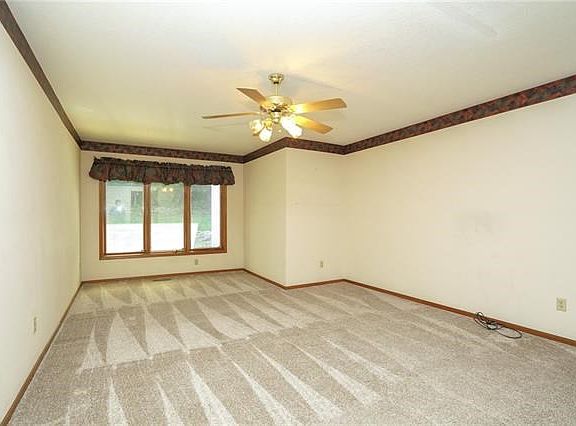 5th image of 3009 S Redwood Dr #B