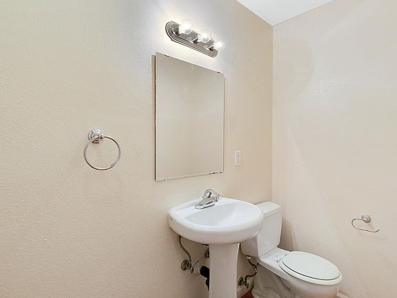 3rd image of 935 Heartwood Ave APT 7