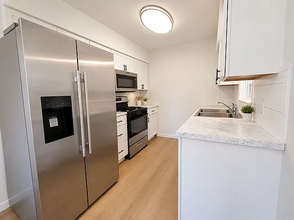 4th image of 615 Lexington St