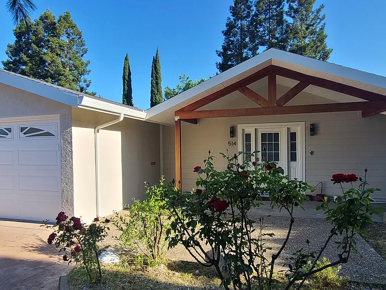 Front, Garage Door & Driveway