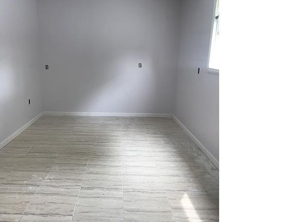 5th image of 819 W Side Ave