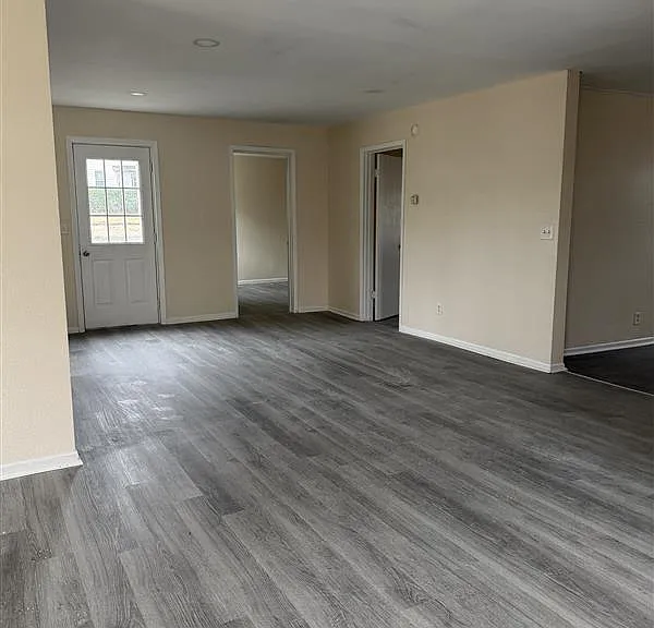 458 S Float Ave — Photo 4