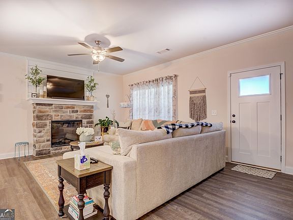 4th image of 90 Cub Ln