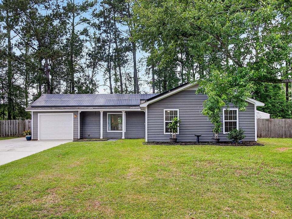 1st image of 450 Longleaf Dr