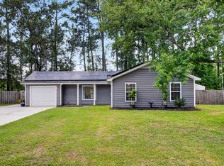 450 Longleaf Dr, Summerville, SC 29483