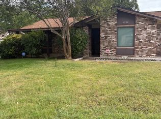7806 Oak Forest Dr, Live Oak, TX 78233