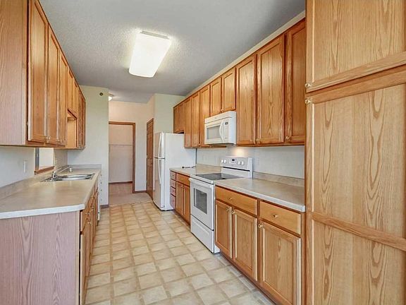 5th image of 15001 Burnhaven Dr Unit 302