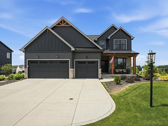 3rd image of 3103 Whispering Brook Ln