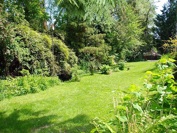 14,560 square foot lot