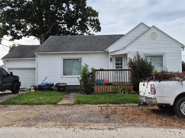 107 E 9th St, Monroe City, IN 47557