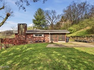 104 Richards Dr, Oliver Springs, TN 37840