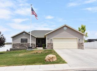 1901 Saddleback View Dr, Enoch, UT 84721