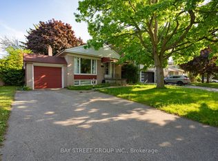 394 Centre St E, Richmond Hill, ON