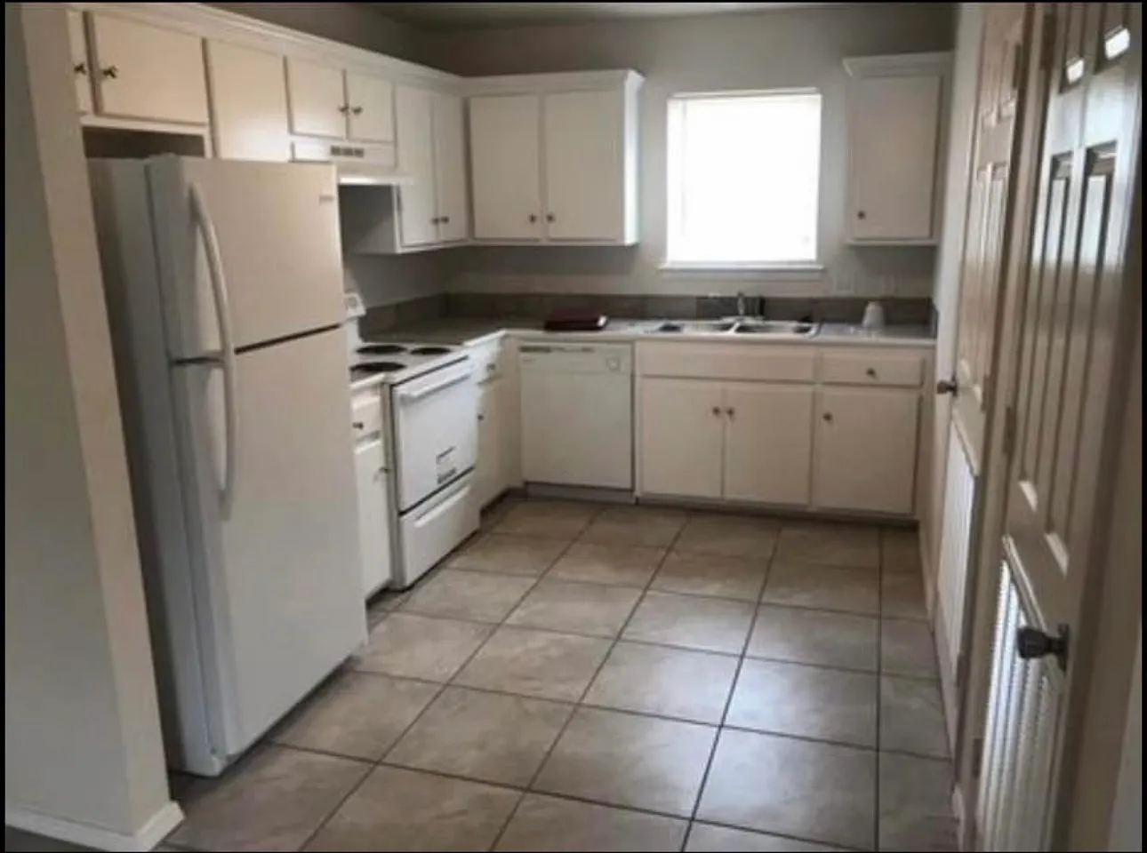 2 bed, 1000 sqft, $825 — Photo 3