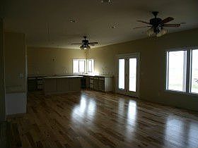 4th image of 377 Hollywood St