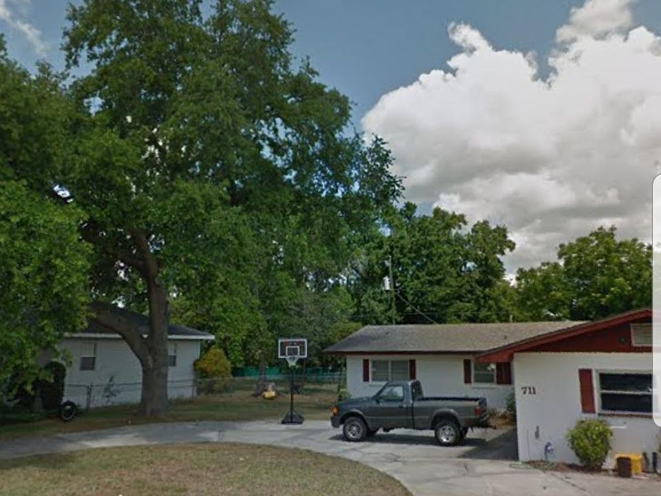 1st image of 711 Avenue E SE