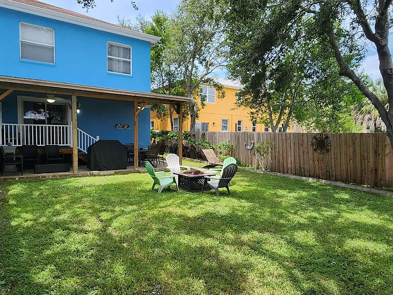 113 Kenwood Ave — Photo 41