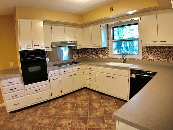 5th image of 1808 E Forestview Dr