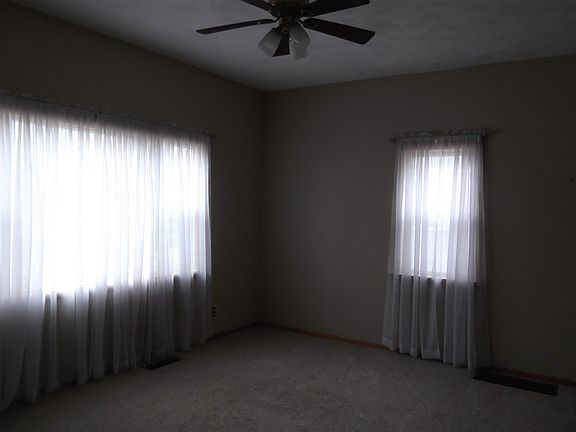 4th image of 214 W Kendall St