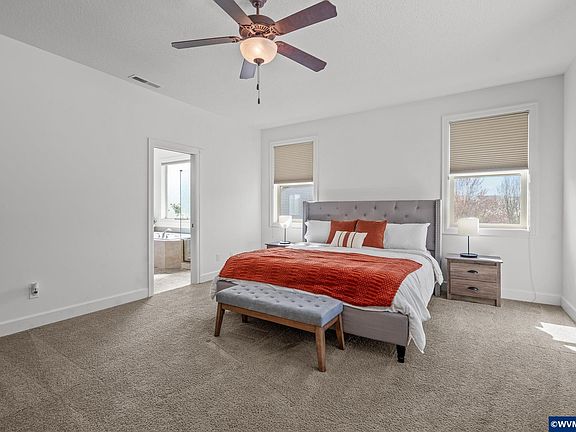 5th image of 728 SE Bayshore Cir