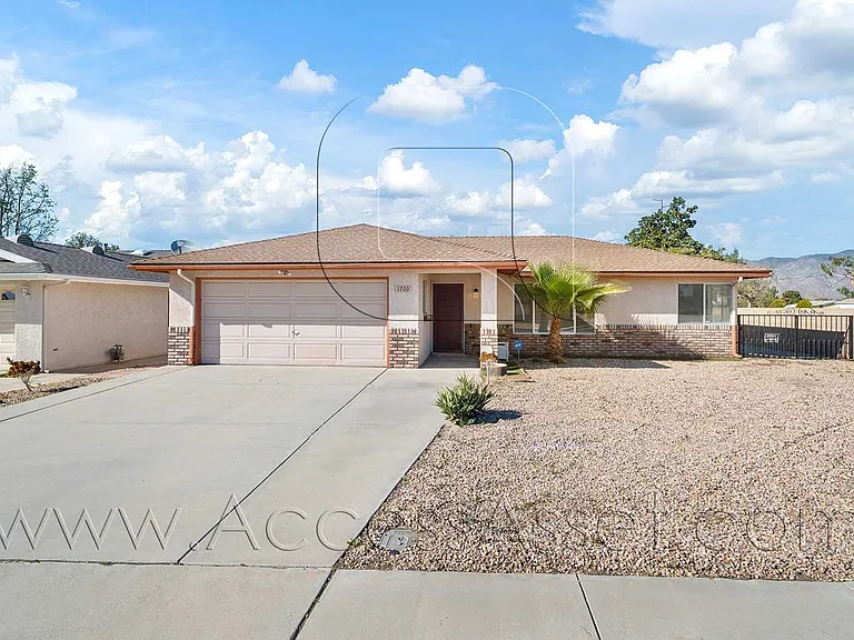 1700 Walden Ln — Photo 15