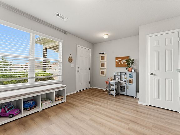 3rd image of 4423 Cornwall St
