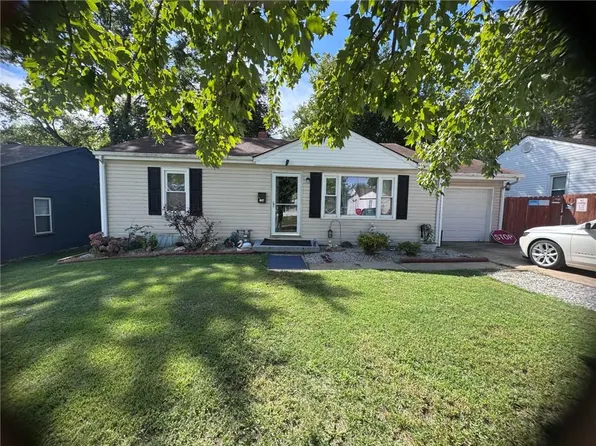 10417 E 27th St S, Independence, MO 64052