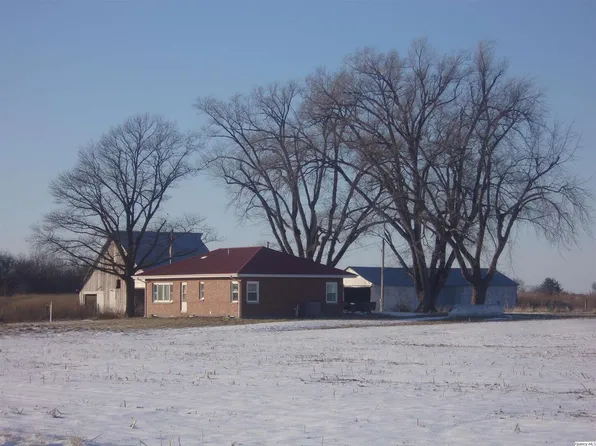 2155 N 2450th Ave, Camp Point, IL 62320