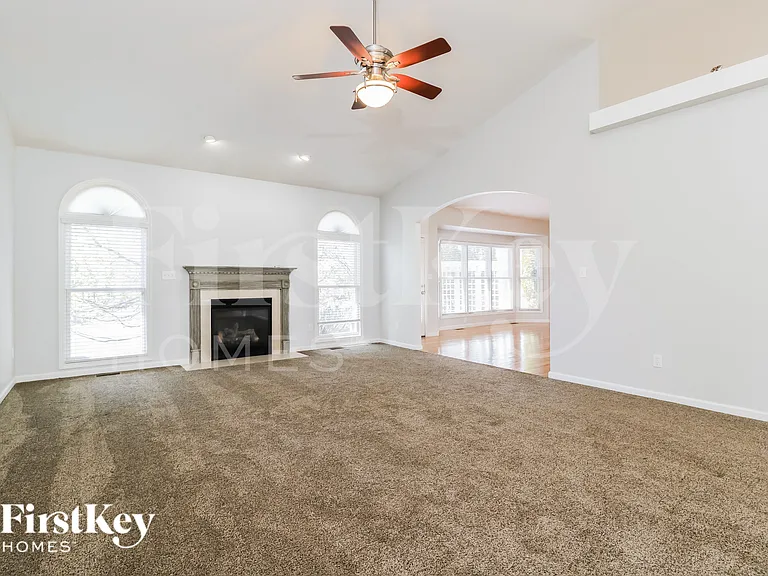 2 Stonecroft Ct — Photo 2