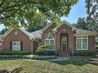 9311 Briarwick Ln, Charlotte, NC 28277
