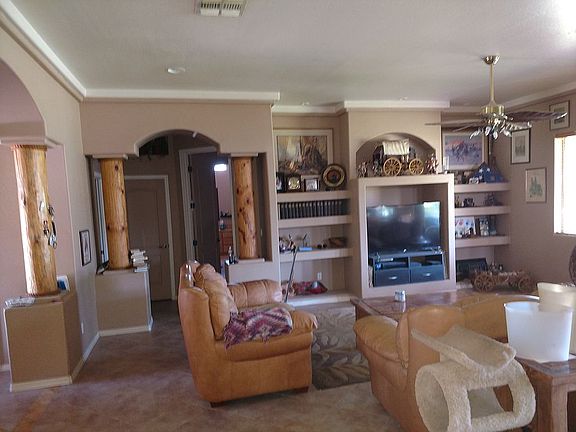 3rd image of 10424 W Earll Dr