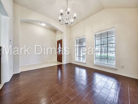 5th image of 2044 Shore Breeze Dr