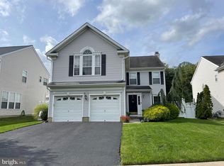 35 Greenbrook Dr, Columbus, NJ 08022