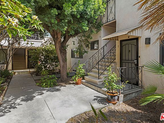 3rd image of 1600 N Hobart Blvd APT 15