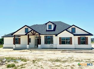 109 Hillside Ln, Lampasas, TX 76550