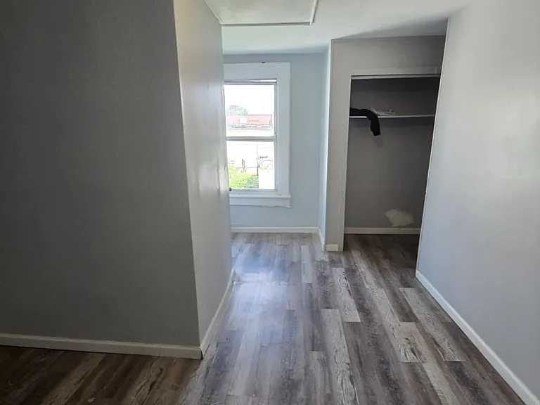 211 W 3rd St #A — Photo 9