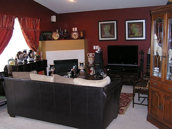 4th image of 318 81st Dr SE