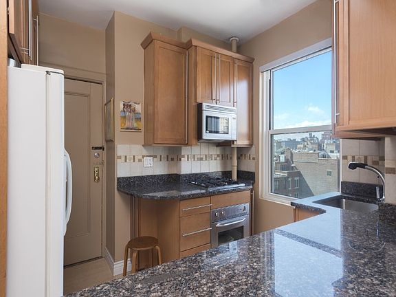 3rd image of 40 W 84th St APT 7A
