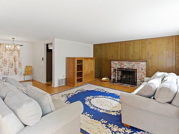 5th image of 464 Newport Rd