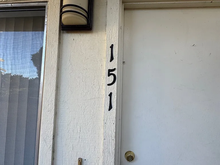 151 Vera Cir #151 — Photo 2
