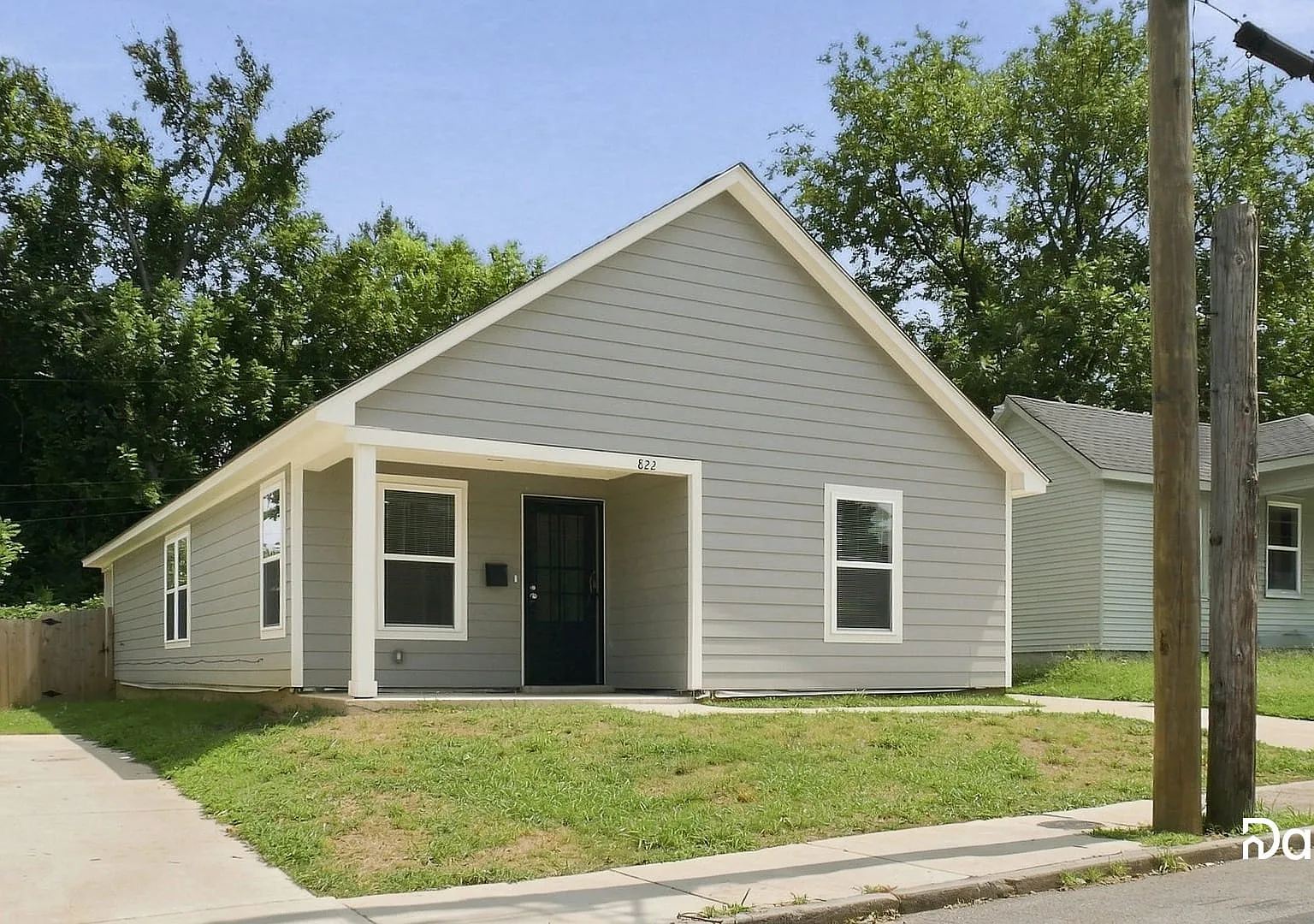 4 bed, 2.0 bath, 1376 sqft, $1,310 — Photo 2