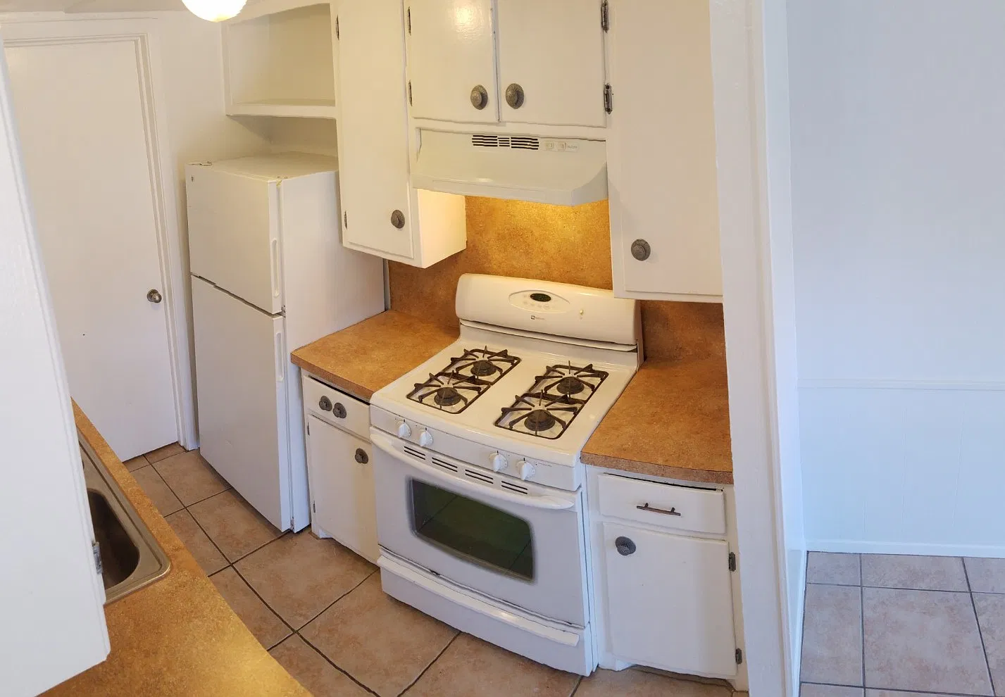 2 bed, 1.5 bath, 1010 sqft, $1,600 — Photo 4