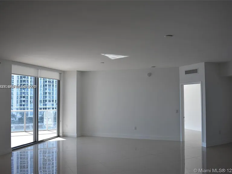 17301 Biscayne Blvd #1407 — Photo 8