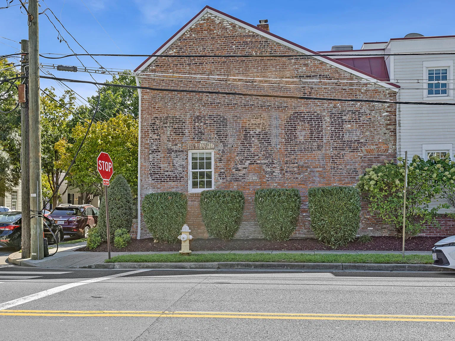 2 bed, 1736 sqft, $4,800 — Photo 3