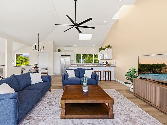 5th image of 2020 Pahoehoe St