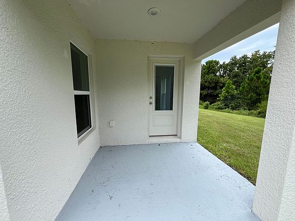 3rd image of 671 Bay Leaf Dr