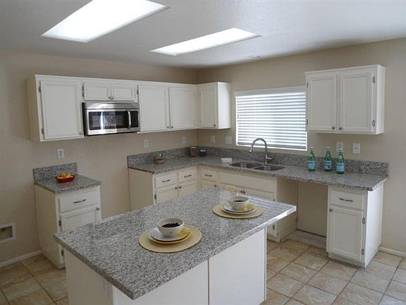 3rd image of 13284 Thornwood Ct