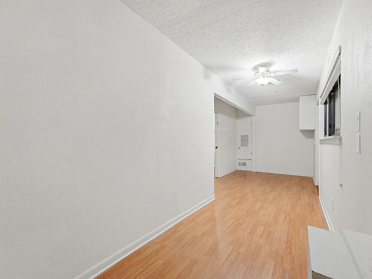 8607 Norwich Dr — Photo 15