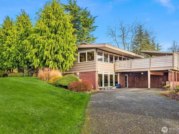 452 11th St, Blaine, WA 98230